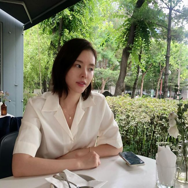 Actor Goo Jae-yi has presented a slim visual that cant be believed to be half a year old since Child Birth.Goo Jae-yi posted photos on his social networking site on Thursday of him sitting at an outdoor table at a restaurant waiting for a meal.In the photo, Goo Jae-yi is wearing a beige blouse and emits a sweet charm.In particular, Goo Jae-yi attracts attention with his slender body that can not be believed that he has only been seven months since he was a Child Birth.Meanwhile, model-turned-actor Goo Jae-yi married Husband, a five-year-old non-entertainer who is a professor at a university in France in 2018, and had her first son Child Birth on December 29 last year.Goo Jae-yi SNS