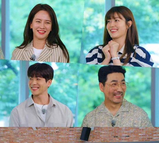 The SBS entertainment program Running Man, which is broadcast today (18th), will be held on the Hope Race, which will serve members Hope.In a recent recording, member Song Ji-hyo appeared as a guest with Nam Ji-hyun, Ha Do-kwon, and Rapeeseed or, who appeared in the Teabing web drama Come to the Witch Restaurant, unlike usual.Nam Ji-hyun, the Queen of Chemie who re-entered Running Man in six years, showed a fantastic breath with the members with a bright smile.Kim Jong-kook Killer Ha Do-kwon, who said, I am working hard to catch Kim Jong-kook, challenged the fourth Kim Jong-kook.Also, Rapeeseed or, who first appeared in Running Man, was selected by Ji Suk-jin, a self-proclaimed Starmaker who made Lee Do-hyun and Kim Sang-rok as stars, and showed more motivation to Ji Suk-jins declaration that Today, I float you.On the other hand, the members were surprised when the identity of The Cost needed to achieve Hope was revealed.What was the identity of The Cost that made the members nervous can be seen at Running Man, which is broadcasted at 5 pm on the same day.photolSBS