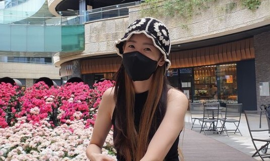 Singer Hahas wife Byul has been told of the latest situation.On the 18th, Byul posted a picture on his Instagram with the phrase I do not know how long it was taken, thank you and I like it.In the open photo, Byul took a picture wearing sleeveless The and blue pants. He also boasted a unique fashion sense with a cute hat.Meanwhile, Byul married Haha in 2012 and has the first son dream, the second son soul, and the youngest daughter Songi.