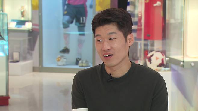 KBS와 인터뷰 중에 김학범 호 후배들에게 응원을 전하는 박지성 재단 이사장(지난 18일)