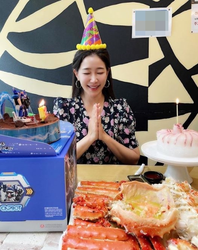 Kim Ha-Young has celebrated her forty-second birthday.Kim Ha-Young posted a picture on July 22 on his personal instagram saying, Please listen to my Hope.Kim Ha-Young, in the photo, is seen gathering his hands in front of Cake and seafood: The 42nd birthday.Kim Ha-Youngs bland charm of smiling and praying for Hope is admirable, and the cute birthday cake on the top, usually the live fish cake, attracts attention.The netizens who watched this responded such as Happy Birthday and Is it so lovely?Meanwhile, Kim Ha-Young is appearing on MBC Mysterious TV Surprise.