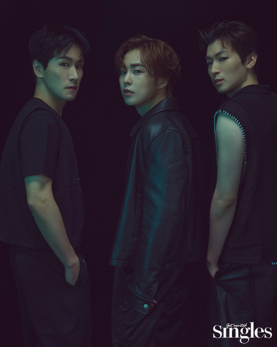 On August 23, Magazine Singles released a picture of Pilgriimage bacteria, Park Kang-hyun and Xiumin, who played Orpheus in the musical Hadestown, which will show the worlds first Korean license performance on August 24th.Musical Hadestown is a modern reinterpretation of the story of Orpheus and Hades in the Greek Rome Shinhwa. In the first three months of Broadway in 2019, he won the Tony Award and the Grammy Awards Best Musical Album Award.The first performance of musical Hadestown, which adds a new story of Grece Rome Shinhwa to the complete music, came to the fore.Pilgrim bacteria, Park Kang-hyun, and Xiumin, who played Koreas first Orpheus, gathered their mouths and expressed their expectations for the work.Park Kang-hyun, who contemporaryly interpreted Shinhwa and built it into an interesting story, Xiumin, You can enjoy the work more abundantly if you concentrate on each characters acting, I was attracted to the fact that Orpheus song used a sound that I have never heard before felt like I was preparing for my first performance in the words of Pilgrim bacteria.In particular, Pilgrim image bacteria, who is in charge of the eldest position of the three, said, Orpheus together know the feelings of each other.So we watch hard and give strength. We are really willing to do it among ourselves. Meanwhile, musical Hadestown will open at LG Arts Center on August 24th.