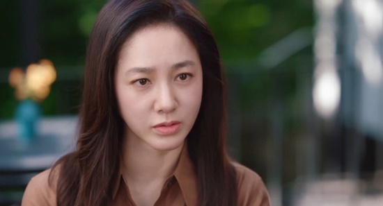 24 Days TV CHOSUN Saturday and Ildrama Marriage Writer Divorce Composition 2 (hereinafter referred to as Girl Song 2) are continuing to win the show by setting a record of breaking the first 13% audience rating of TV CHOSUN Drama with a brilliant dialogue and a swinging development that brings out human nature.In the last broadcast, Park Joo-Mi met Shin Yu-shin (Lee Tae-gon) who had an affair with Amy and went to Pyeongchang-dongs house and called for a divorce.But on the strong contrary, they decided to give a divorce after a bloody war of words, and then, in the third face, Amy said, My husband sweets.I live with you. The fate of Amy, who was determined to make a happy ending in front of her father and mother, was predicted to enter a new phase.On the 23rd, Gongsong 2 revealed the steel that Safi Young and Amys tension explosion face-to-face were caught.In the picture, Safi Young, who made a decision on the divorce in the play, met Amy.Safi Young stares at Amy sharply, spews coolness all over her body, and Amy, who is noticing, shows a daring aspect of asking for a wonderful request.In addition, Amy, who was talking, eventually showed tears, and she took out words that she did not think she would surprise the world.Indeed, Amys comment, which made Safi Young embarrassed, raises questions about what is another hidden truth that will continue to shock.In the meantime, Park Joo-Mi and Song Ji-ins fireflying conversation was filmed in sunny weather.Song Ji-in is said to have been excited like a girl, saying that it is too fresh for her and her affair to face.Park Joo-Mi shot the staffs laughter by joking that Safi Young would soon freeze this beautiful background.In this reality, there are two people in the real world, but when I went to the filming, I transformed into a cold-blooded Safi Young and a desperate Amy, and I completed a immersive scene that I had to escape with intense synergy.The most perfect Safi Young and Faith Divorce are many different things, said the production team of The Join Song. I would like to ask for your interest in the 13th episode of 24 Days (Saturday) to be the key to bringing out a different conflict between two women involved with a man.Girl Song 2 airs 24 Days at 9 p.m. 25th, which was scheduled to air 14 times, is defeated to raise interest in the Olympic relay and to improve the completion of the drama.Photo = (Co., Ltd.) Jidam Media