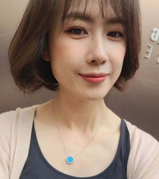 Actor Hong Eun Hee has unveiled her super-neighboring selfie, sporting her unchanging beauty.On the 27th, Hong Eun Hee posted a picture on his Instagram with the message I do not get hot well ... it is too hot ~ take care of your health during the heat wave.In the public photo, Hong Eun Hee is staring at the camera close to her with a single-headed head that goes well together.My husband Yoo Jun-sang is making a smile that is attractive enough to be once again.Fans responded in various ways such as Eunhee ~ is beautiful today, It is so beautiful to have a super close cell and It is the best face!!Meanwhile, Hong Eun Hee made his debut as MBC 27th Bond Talent in 1998 and has been running for Actor for more than 20 years.In 2003, at the age of 24, he married an 11-year-old Yoo Jun-sang and now has two sons.Hong Eun Hee Instagram