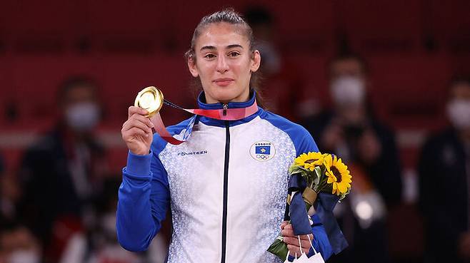 도쿄올림픽에서 코소보에 두 번째 금메달 안긴 계아코바