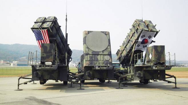 한미 양국군의 패트리엇 지대공 요격미사일 발사대