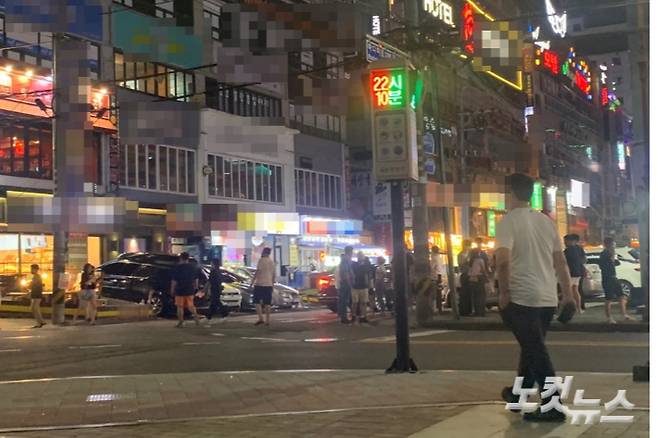 3일 밤 10시 10분. 경남 창원시 상남동. 이형탁 기자