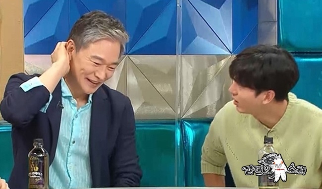 Actor Jeong Bo-Seok reveals his love story like Drama with his wifeMBC Radio Star (planned by Kang Young-sun / directed by Kang Sung-ah), which will be broadcast on August 11, will feature Friends Friend, which will be accompanied by entertainment industry Insa, including Jeong Bo-Seok, Lee Ji-hoon, Kim Ho-young and Lee Eun-ji.Jeong Bo-Seok said, My life-long love is my wife now.When my wife is angry, I do not mind nude dancing. Jeong Bo-Seok, who has found Radio Star in six years, will tell a love story like Drama from his first meeting with his wife to marriage.Jeong Bo-Seok recalled his first meeting with his wife and said, I was against love at first sight to my wife who was a freshman in her fourth year of college.It is called Flower Middle Age Insa and boasts popularity regardless of generation, but the process was not smooth until I met my wife.I was so good that I wanted to spend my life together, said Jinjung Bo-Seok, who recalled when he could not get close and only hovered around his wife.The back door that destroyed the shooting scene with an episode that followed the blind date and MT to use the popular wife.Jeong Bo-Seok has been inconsistent with his wife after a long unrequited love, and he has been curious to say that he has been in a place beyond imagination on the day of Today to Day 1.It is a Jeong Bo-seok famous for his wifes love, but according to his work, he is focused on the fact that the ups and downs are severe.The extreme acting transformation, from comic acting to the villain of the drama, affects the relationship between the couple.Jeong Bo-Seok is curious because he gives his wife a day like the movie Beauty Inside, saying, So I hate my wife to play a villain.In addition, Jeong Bo-Seok tells the occasion of appearing in High Kick Through the Roof, which succeeded in Image transformation.Jeong Bo-Seok said, I just waited for Kim Byung-wook to come in contact with me because I wanted to appear in the sitcom.