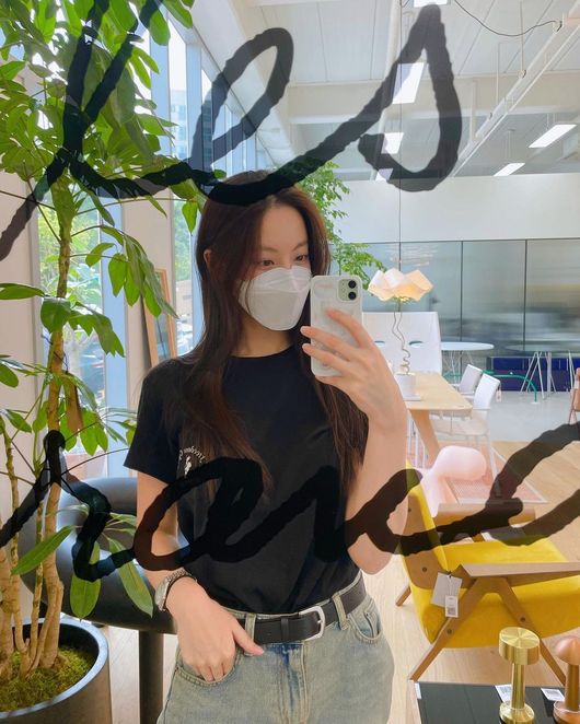 Actor Oh Yeon-seo and his recent situation have been revealed.On the afternoon of the 11th, Oh Yeon-seo posted a picture on his Instagram with a short comment, Going out for a long time.The photo shows Oh Yeon-seo taking a selfie in front of the mirror.Above all, Oh Yeon-seo caught the attention of those who see it at the same rate as small faces and models even though they wear masks.On the other hand, Oh Yeon-seo appeared in the original Kakao TV drama The Crazy X of this area which recently ended as Lee Min Kyung.Oh Yeon-seo Instagram