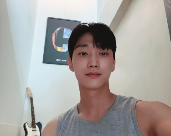 Jinyoung wrote on his Instagram account on Thursday morning: Good news because its happening! (The police class TV viewer ratings have gone up again.)Today, police class KBS2 pm9:30 Should catch the premiere together! Police class. Jinyoung and posted a picture.The photo showed Jinyoung building Smile, which caught the attention of fans with a warm Smile.KBS 2TV monthly drama Police Class starring Jinyoung played the role of police university student Kang Sun-ho.This work is a story of a campus campus where criminal Yoo Dong-man (Cha Tae-hyun), who is trying to beat the criminal, and Kang Sun-ho, a hacker-turned-criminal student who solves everything with his smart head, meet as a professor and student at police university and conduct a cooperative investigation.Police Class recorded 6.8% of national daily TV viewer ratings (based on Nielsen Korea) on its third broadcast on the 16th, which is its own top TV viewer ratings.Jinyoung is pleased with the rise of TV viewer ratings in police class, and it is curious what story will be unfolded in the 4th broadcast on the 17th.
