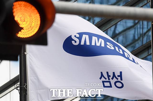 19일 오후 1시 26분 현재 증시 대장주 삼성전자는 전일대비 400원(-0.54%) 내린 7만3500원에 거래 중이다. /남용희 기자