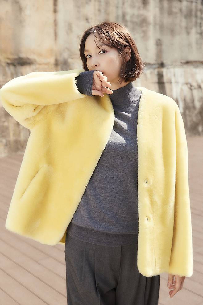 Actor Lee Na-young has announced the current situation with a picture.On the 23rd, a fashion brand released Lee Na-youngs picture.Lee Na-young in the picture showed her alluring charm by wearing fashion items with her unique deep-seated eyes.In particular, Lee Na-young was born in 1979 and visuals are catching the eye while the age of 43 is unbelievable this year.Meanwhile, Lee Na-young has a son in 2015 with Actor Won Bin and marriage.