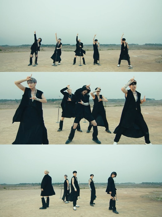 Group TOMORROW X Twogether has released a new song Performance version Music Video for fans.TOMORROW X Twogether posted a Music Video on the official SNS channel at 11 pm on the 23rd, featuring the performance of the title song Loser Fire and Rubber Company (LO$ER=LOER) of Regular 2nd album repackaged album Chaos: FIGHT OR ESCAPE.The video, which begins with the powerful kick of member Suvin, energatively expressed the message of LO$ER=LOER which is the message of the song Boys desire to fight against the world or escape.The dynamic and lively performance is the best, with sand scattered along the members movements in the background of the desolate field.In particular, TOMORROW X Twogether seems to have been restrained using a stand microphone, but it has expressed Boys feelings that are getting more intense internally by hitting his head or taking a big hand gesture.The five members have achieved high performance with various movements including Loser Fire and Rubber Company Dance, which is the first letter of LO$ER and LOER, by hand.The bold camera movement and one-take expression of the thickened expression are also one of the points of observation.LO$ER=LOER is a song of the aunt pop punk genre, expressing Boys desire to be a Firestone Tire and Rubber Company (LOER) that saves each other to you, the only world and savior, even though it looks like loser in the worlds eyes.TOMORROW X Twogethers new album is getting hot response from global fans with its release.The album topped the Oricon Daily Album charts for two consecutive days on August 18 and 19, the first day of Japans release, and the title song remained the top spot for six consecutive days on the line music daily top song chart, Japans largest music source site.