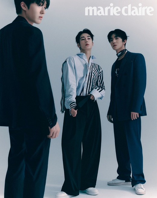 Group SF9 members Polysomnography, HWI YOUNG, and Kang Chan-hee caught the eye with a perfect suit fit.On the 24th, fashion magazine Marie Claire released a September issue picture with Polysomnography, HWI YOUNG and Kang Chan-hee.The three members in the picture showed a suit fashion in a different atmosphere from the stage, and it made the woman excited.Kang Chan-hee showed off his boyhood by giving him a cap capped point on his striped shirt, while Polysomnography showed off his model-like fit in a pair of wide pants with a wide pair of barrels.HWI YOUNG showed off its mature beauty with a sophisticated styling with a scarf in a navy suit with a subtle color.In particular, all three members are showing off their warm appearance and colorful charm.In the interview after the filming, Kang Chan-hee said, Thanks to the love of the fans, I was able to climb the stage of Tear Drop with a happy heart.HWI YOUNG said, After completing Mnet Kingdom: Legendary War, the word SF9 has a clear color is the most memorable. It is good that there is an image that comes to mind when you think about SF9.And Polysomnography promised to repay fans who waited when they regrouped as a team after spending time for their personal activities.More pictorials and interviews from SF9 Polysomnography, HWI YOUNG and Kang Chan-hee can be found in the September issue of Marie Claire and on the website.