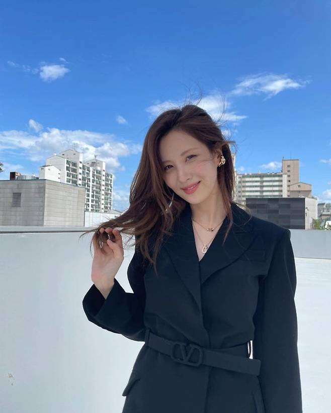 Girls Generation Seoul reveals recent statusSeohyun posted several photos on his personal Instagram account on August 27 with the caption: CEO Vibes (Dont Say No).In the photo, Seohyun poses in various poses against the background of the blue sky on the roof of a building, with a slender jaw line and a high nose that are revealed from the sidelines robbing his gaze.The suit of Seohyun, who wears various luxury items such as watches, clothes, and jewelery, is also noticeable, and Seohyun likens himself to the CEO as if he is conscious of it, giving him a pleasant smile.The netizens who watched the photos responded such as Chaju Eun is representative, It is very beautiful and Boss Lady.Meanwhile, Seohyun appeared in the JTBC drama Private Life last year as a role, and confirmed Jinxs Couple as the next work.Park Hyun-jins Netflix film Moral Sense (Gase) is also about to debut as a movie star.