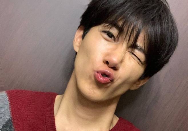 Hwang Kwanghee has paid back with Lovely for numerous birthday celebrations.On the 28th, Gwang-hee posted several photos on his Instagram with an article entitled Thank you for celebrating your birthday, Gift, handsome, cute, and eating a lot of rice.In the photo, Gwang-hee made a handsome face, a cute face, and a strange face (?), revealing the rich face of the face.He quickly became an autumn man with a burgundy knit, and he emanated a friendly charm with a face without a toilet.In the appearance of Gwang-hee, who gave a smile with a lovely-filled repentance, the fans admired the comments such as handsome, cute, alone, not cute, Happy birthday and Cute.Meanwhile, Hwang Kwanghee was born on August 25, 1988, and is 34 years old this year. Gwang-hee is appearing on MBC Everlon Weekly Idol and MBC Anyway to work.