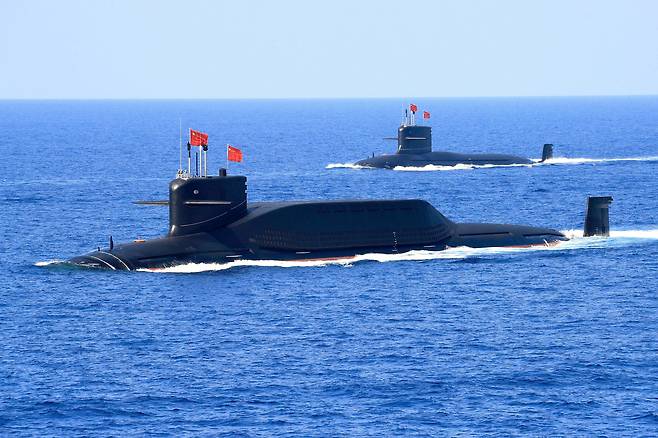 중국 해군의 전략 원잠인 094(진급) 잠수함. 중국은 잠수함 전력을 크게 늘리고 있다. 한국은 이에 대한 대비가 필요하다는 지적이다. 로이터=연합