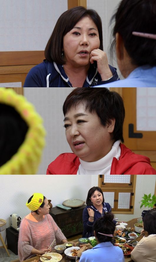 Singer Lee Eun-ha tells about the troubles he has suffered with the cushing syndrome and his long life and sorrow in Lets Live together with Park Won-sook.On the 31st, KBS 2TV entertainment program Park Won-sooks Shoot together released the still cuts of the filming sites such as Lee Eun-ha and Hye Eun Yi.Lets live together is a program that shows the value of life that lives together by sharing the hurts and anxieties of each other and talking about the reality and the old age problems faced by the middle-aged generation through the living together of the middle-aged female stars living alone.Lee Eun-ha guest-starred in a recent shoot.On this day, the story of a sister with Lee Eun-ha, the legendary singer, follows last week.Lee Eun-ha enjoyed the dinner with the food made by the sisters, including the recreational ceremony prepared by Hye Eun Yi himself.Lee Eun-ha, who has been eating rice for a long time, said he had busy days to pay off his debts from his new business.Lee Eun-ha, who recalled the past when he had a hard time with the weight that he had blown up to 90kg by fighting the cushing syndrome that he got in the middle.The sisters were saddened by the shocking remarks that Brest Cancer came again. What about the past days that Lee Eun-ha had to spend in pain?On the other hand, Hye Eun Yi, who has always felt sorry for Lee Eun-ha.Lee Eun-ha revealed that Hye Eun Yi suddenly said, I hated your father.At this time, Hye Eun Yi surprised everyone with the additional surprise remarks that I kept you locked up because I had endured the surprise Confessions with the mind that the galaxy will know someday.Lee Eun-ha also said, I am the first story I hear, and I was surprised at the words of Hye Eun Yi.Hye Eun Yi is curious about what the background of saying that he does not like Lee Eun-has father.Lee Eun-ha then revealed that she received a money envelope from her junior singer Maya the Bee Movie.Lee Eun-ha, who was contacted by the junior singer Maya the Bee Movie who had no friendship with Lee Eun-ha on the air.At the meeting, which was concluded at the request of junior Maya the Bee Movie, Lee explained the situation where he was embarrassed by receiving an unexpected money envelope.Even Maya the Bee Movie is said to have seen tears, adding to the curiosity about the story of her junior Maya the Bee Movie handing Lee Eun-ha a money envelope.Lets Live together will be broadcast at 8:30 pm on September 1.KBS is provided.