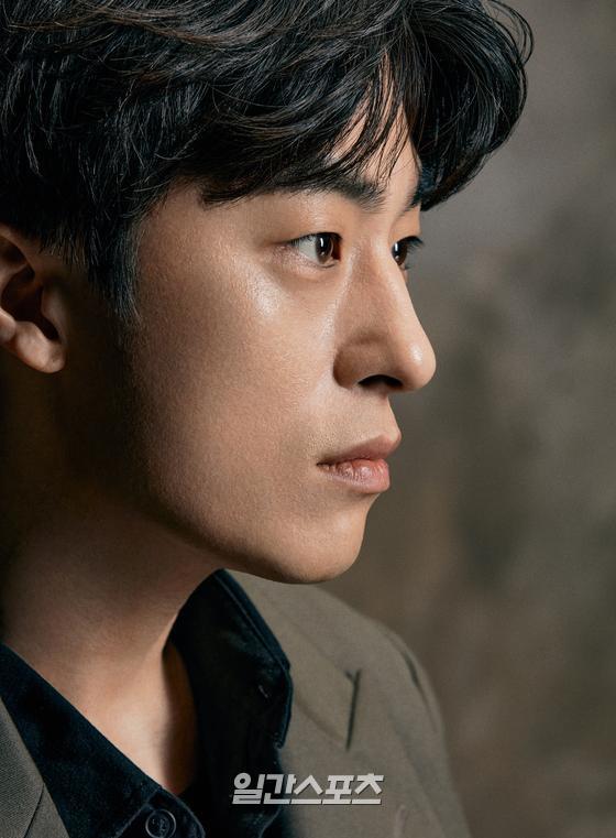 Actor Koo Kyo-hwan attended the Netflix D.P. media interview on the 2nd, and has photo time.D.P. (director Han Joon-hee) is a group of deportation arrests that catch deserters (D.P.)Junho and Ho-yeol chased those who had various stories and faced the reality that they did not know before. Seo-in, Koo Kyo-hwan, Kim Sung-gyun and Son Seok-gu performed.