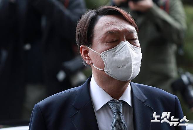 지난 3월 당시 윤석열 검찰총장이 서울 서초구 대검찰청으로 출근하며 검찰총장직 사의를 표명한 모습. 이한형 기자