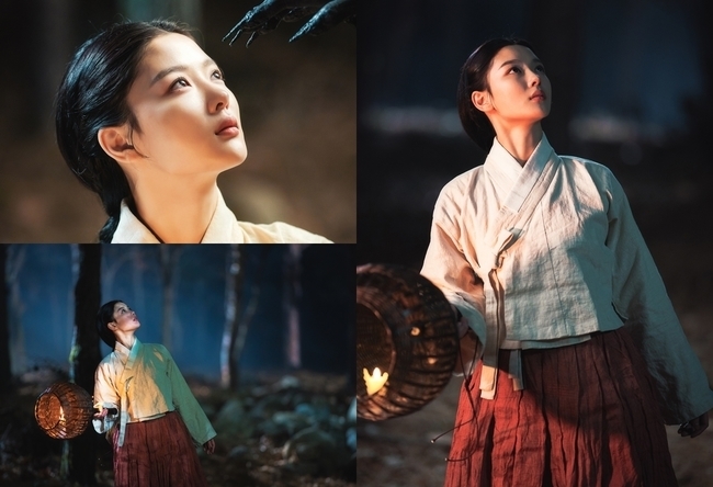 Kim Yoo-jung becomes Out of Sight for ErlkönigSBS monthly drama Time Hunggi (playplayplay by Ha Eun/directed Jang Tae-yu) is a fantasy world view in which ear (), ma (), and god are involved in the human world, and has shown solid narratives, fantastic productions, and mysterious and attractive characters.Timmy Hung (Kim Yoo-jung) and Haram (An Hyo-seop) who were previously entangled with the seal of the death god Erlkönig were connected to a string of fates that could never be broken.Haram, whose body was sealed by Erlkönig, lost his vision and had red eyes, and the eye, the source of Erlkönig power, went to Timmy Hung, who was a blind child.As a result, Timmy Hung opened his eyes, but became the Out of Sight of Erlkönig, who found his eyes, and was in danger.Especially, the last two endings were awakened by Erlkönig, who was sealed in Harams body, and discovered Timmy Hung and raised his curiosity for the next development.In the meantime, the production team of Timmy Hung will focus attention on the appearance of Timmy Hung, who is alone in the forest full of living, ahead of the broadcast three times.In the photo released on September 4, Timmy Hung walks through a dark mountain road with only one back, and the forest without anyone gives a creepy atmosphere and tension.Timmy Hung is fixing his gaze somewhere to see if he felt someones chills toward him.There is Erlkönigs hand, which reaches the front of Timmy Hungs eyes, raising tension to the highest level.On this day, the expression of Erlkönig makes the forest a mess, and strange and mysterious things happen.Could Timmy Hung escape from the danger of Erlkönig, which appeared to the front of his eyes?