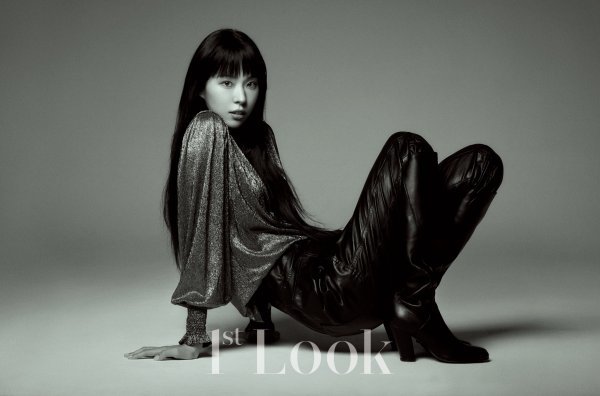 Actor Seo Eun-soo, who boasts a unique atmosphere, unveiled a new charm picture.The First Impressions, which was released in the public picture of the 225th, showed a different expression and Pose that has never been shown before.Seo Eun-soo in the public picture showed another aura by staring at the camera with chic charisma and deep-eyed eyes instead of a unique innocent smile.In addition, he showed a stylish aspect with a sensual Pose that is not as good as a professional model.In this photo shoot, which was held in a cheerful atmosphere, Seo Eun-soo completed the cut perfectly with a 170cm tall, long limbs and perfect body.The structural black dress, as well as the leather dress and pants, all of them were digested in their own style and the staff on the spot were impressed.Especially in the close-up cut, I did not keep my eyes on provocative eyes.In an Interview after shooting a picture, Seo Eun-soo expressed his deep thoughts and feelings about acting as an Actor.I think the virtue of an Actor comes from the solidity of the inside, she said, adding that she wants to show her own color more clearly. I am trying to be a person who looks soft but has a straight wick.He also said he would like to show more colorful images through works of various genres such as romance and action, and urged him to pay attention to his unexpected Reversal story story charm.Interviews with Actors Seo Eun-soos candid thoughts and various picture cuts can be found at First Look 225.In addition, digital content full of reverse charm will be released on the First Impressions YouTube channel on September 17th.