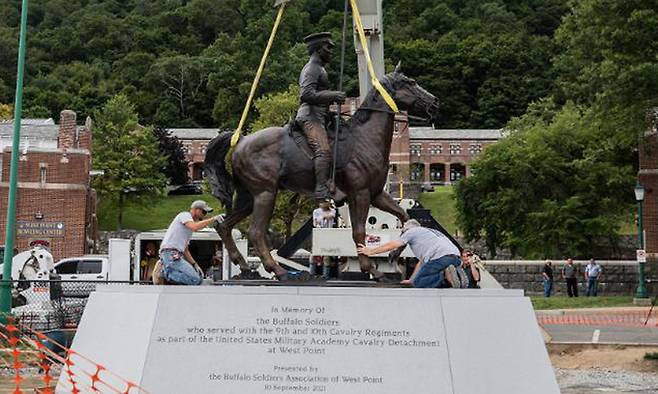 미국 육군사관학교에 세워진 ‘버펄로 솔저’ 기마상