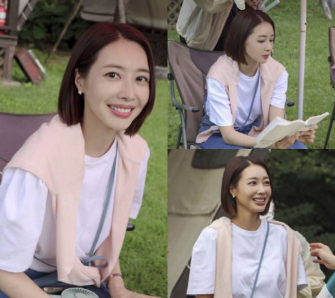 In the Draising Dreams broadcast on the last 10 days, Han Groo (Wang Ji-hye) was shown leaving Camping with Family.Han Groo booked a Camping chapter to enjoy a date with Hyun Si-un (Joo Jong-hyuk).But suddenly the plan changed and left Camping with Family, not Hyun Si-un, adding to the fun of Camping until the moment.The behind-the-scenes still cut on the day featured Wang Ji-hye, who is staring at the camera and smiling.Wang Ji-hye, who completed a simple camping look with a white T-shirt, jeans and lightly dressed cardigan, attracted attention with her fresh charm.Wang Ji-hye is reading the script during the filming and is working more enthusiastically than anyone else, said the agencys Story Jay Company.Wang Ji-hyes Dragon Dreams will be broadcast on KBS 1TV every weekday at 8:30 pm.