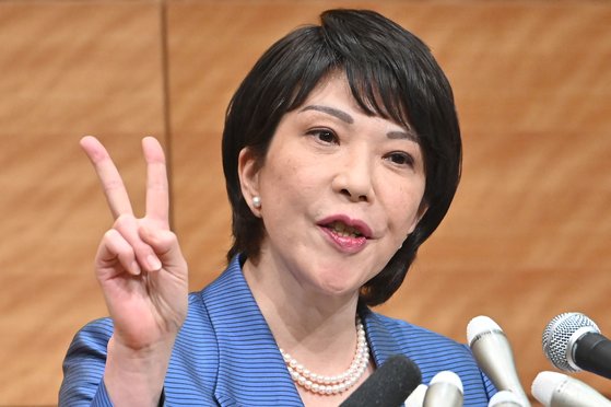 다카이치 사나에 전 일본 총무상이 지난 8일 기자회견을 열고 자민당 총재 선거 출마를 선언했다. [AFP=연합뉴스]〉
