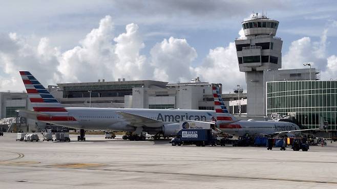 델타 변이 확산으로 불확실성이 증가하면서 미국 기업들의 실적 성장세가 둔화될 것이라는 전망이 나오고 있다. 미국 항공사들은 여객 수요가 둔화되고 있다고 밝혔다. (사진= AFP)