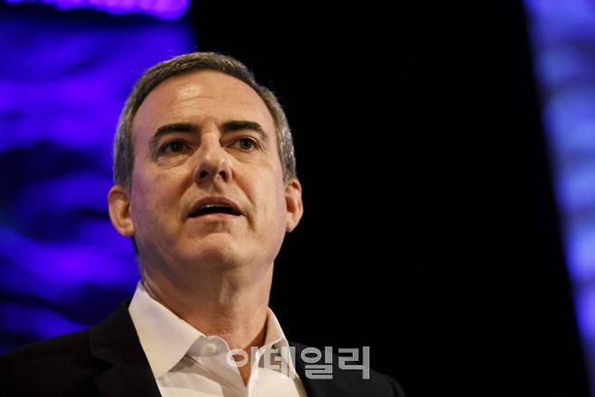 앞으로 메타버스의 수익모델이 대체불가능토큰(NFT)이 될 것이라는 관측이 나왔다. (사진=블룸버그 웹사이트 캡처)