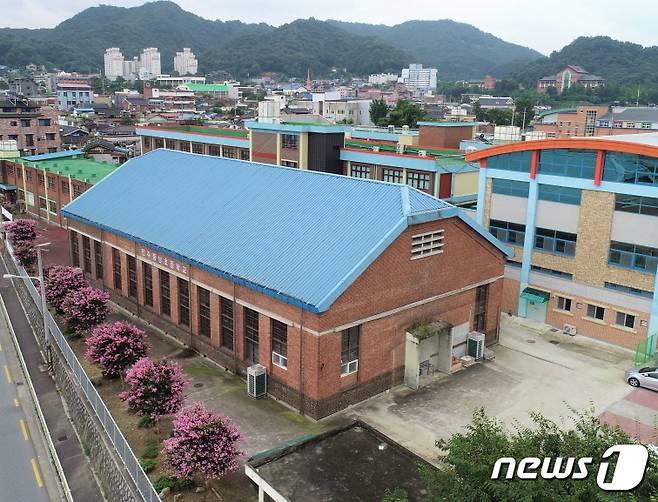 전주 풍남초등학교 강당(전주시 제공)© 뉴스1