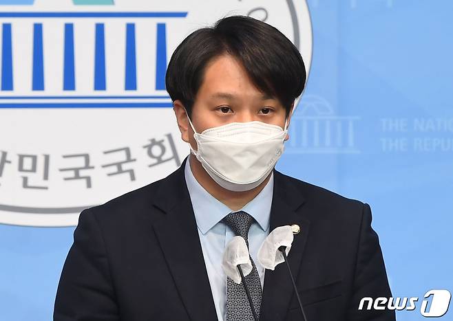 전용기 더불어민주당 의원. 2021.4.9/뉴스1 © News1 박세연 기자