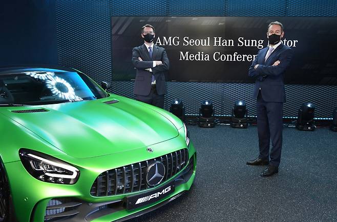 Thomas Klein, President and CEO of Mercedes-Benz Korea (left) and Han Sung Motor CEO Ulf Ausprung (Han Sung Motor)
