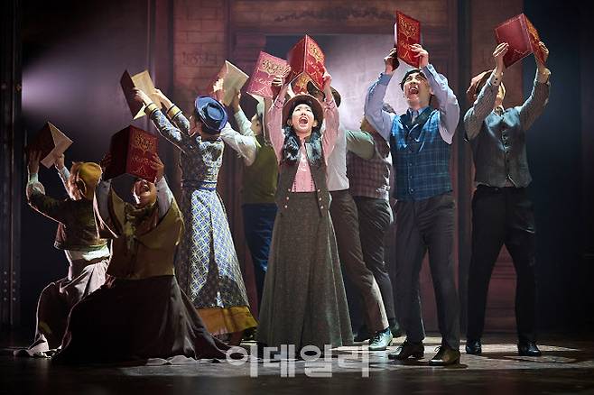 뮤지컬 ‘레드북’ 공연 장면(사진= 아떼오드)