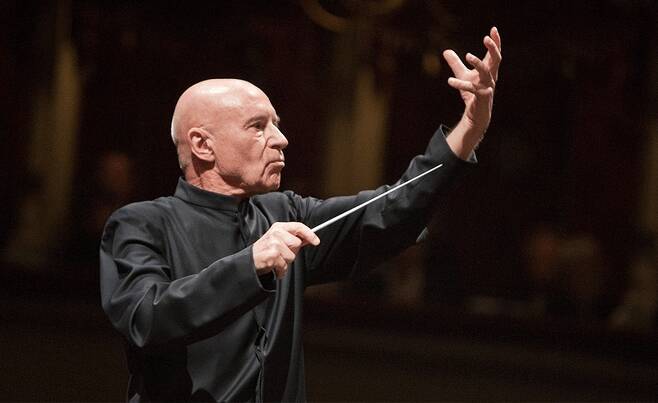 Conductor Christoph Eschenbach (Luca Piva / KBS Symphony Orchestra)