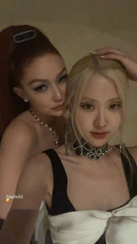 Group BLACKPINK Rosé has made friendships with Matt Hardy, who supports global models.On the 14th, Rosé posted a picture of himself on his SNS with support Matt Hardy.Supporting Matt Hardy is a model with a K-pop group, including taking pictures with Jenny Kim of the same group.Rosé and Support Matt Hardy met at the Metropolitan Museum of Art Costume Institute Gala Rizzatto (Met Gala and Matt Gala Rizzatto), one of the largest events in the American fashion world.Rosé entered with Saint Laurents creative director, Antony Bacarello, in a black short dress with a rich ribbon at Met Gala Rizzatto.Rosé is the first Korean to become a global ambassador for Saint Laurent since last year.