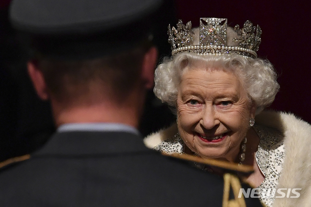 【런던=AP/뉴시스】엘리자베스 2세 여왕. 2019.10.15.