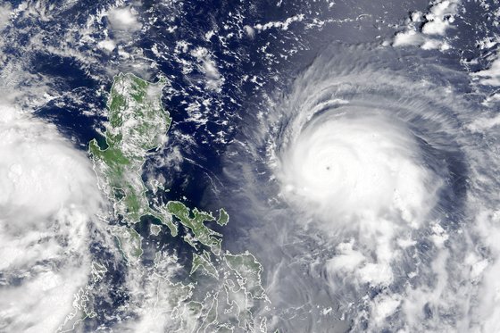 지난 9일 미 항공우주국(NASA) 인공위성이 촬영한 제14호 태풍 '찬투'의 모습.