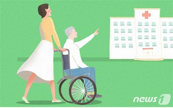 추석 명절을 앞두고 보험사들이 보장금액을 늘린 보험을 선보이고 있다./그래픽=뉴스1