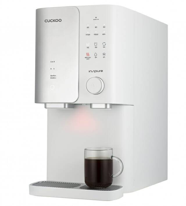 쿠쿠홈시스 인앤아웃 제로백 얼음정수기. (사진=쿠쿠홈시스)