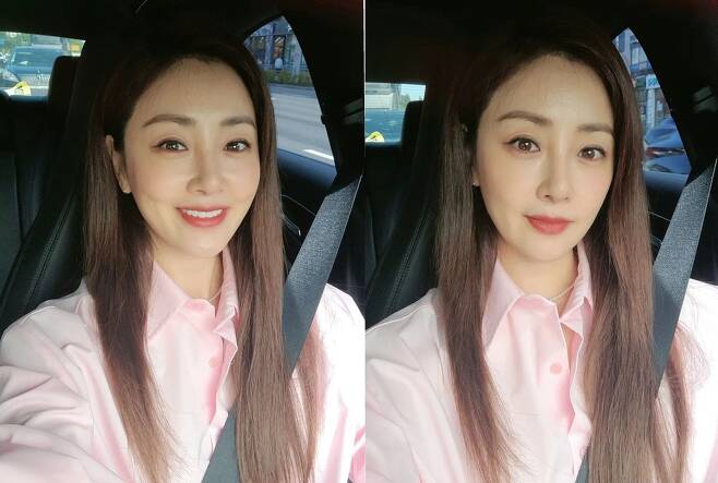 Actor Oh Na-ra flaunted her sheer beautyOn the 17th, Oh Na-ra told his Instagram, Hello, Oh, its Oh, its like something calming down. Hello, Schoolgirl.and posted two photos.In the photo, Oh Na-ra showed off her bright visuals in a pink shirt, revealing her innocence with her calm long straight hair and a pretty smile, and she attracted attention with her porcelain skin without pores.Oh Na-ra, staring at the camera with no expression, showed off her goddess beauty with transparent eyes, sharp nose, and smooth V line.Fans cheered with comments such as It is so cute, It looks good on pink and It is pretty today.On the other hand, Oh Na-ra is active as a big Sister in TVN entertainment Six Sense 2 and confirmed his appearance in TVN new drama Hwang Hon.