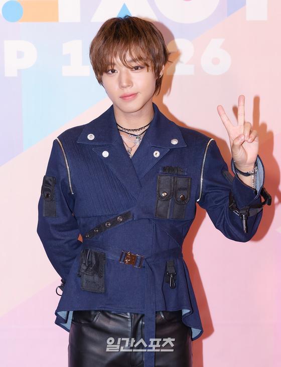 Singer Park Jihoon attends KCON:TACT HI 5 in the fifth season of KCON:TACT (KK-contact) held on the 18th and has photo time.KCON:TACT HI 5 will be released exclusively through Teabing in Korea, and overseas fans can meet through KCON official and Mnet K-POP YouTube channel.