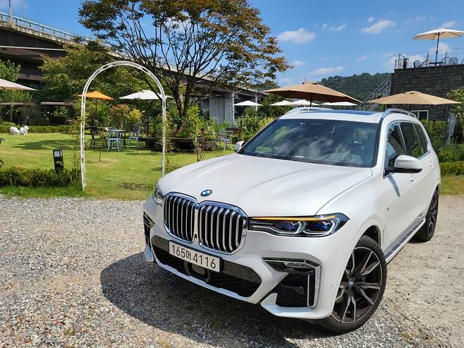 BMW X7 40i M spt 전면부/사진=이강준 기자