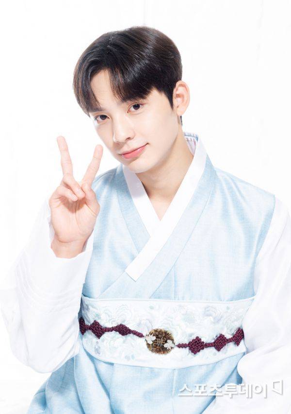 사진=팽현준 기자 / 한복협찬=경성별하 한복