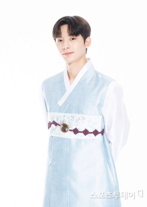 사진=팽현준 기자 / 한복협찬=경성별하 한복