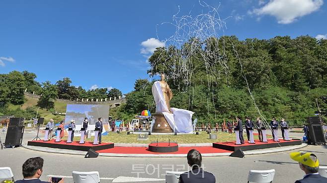 무령왕 동상 제막식이 지난 18일 열렸다.