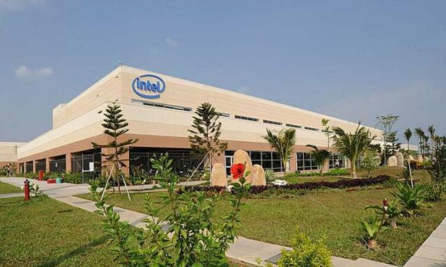 베트남 호찌민의 하이테크 파크에 위치한 미국의 인텔 베트남 공장의 전경. 인텔은 코로나19로 인한 베트남의 봉쇄정책으로 큰 피해를 입었다. VN익스프레스