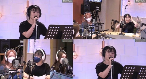 ‘정희’ 요아리가 무대 공포증을 극복했다고 밝혔다. 사진=MBC FM4U ‘정오의 희망곡’ 캡처