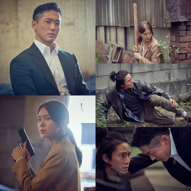 Black Sun Namgoong Min and Kim Ji Eun start full-scale Confidential Assignment.In the third episode of MBCs Lamar Jackson Black Sun (played by Park Seok-ho, directed by Kim Sung-yong), which will be broadcast on the 24th, the activities of NIS agent Han Ji-hyuk (Namgoong Min) and his partner Jay Yoo (Kim Ji Eun) will be drawn, who realize that the death of their colleagues a year ago is related to the Chinese drug trafficking organization Hwayang.Han Ji-hyuk realized that the member of the Hwayang wave, which he had killed in Shenyang in the past, was the son of the boss Hwang Mo-sul (Sung No-jin), and was shocked as if he had been caught up in knowing that he had been looking for revenge.In addition, the last person who came to Han Ji-hyuk on the day when his colleagues lost their memories was revealed to be a member of the Hwayang group and a young-gil (Lee Jae-gyun), who served as an informant of the NIS in the past, giving a creepy ending to the house theater.The steel, which was released on the 23rd, featured Han Ji-hyuk chasing Yunchun-gil.Han Ji-hyuk, who faced Yunchun-gil in a year, is trying to suppress his emotions, but in his eyes, he is feeling the sadness, vengeance, and commitment to find out the internal traitors who have lost his colleagues.In addition, Han Ji-hyuks partner Jay Yoo (Kim Ji Eun) is on the scene, so it focuses more attention.Although he has been recognized as an ace of the NIS as an owner of outstanding ability, it is more anticipated that the new truth will be discovered by Han Ji-hyuk, who has been helping Han Ji-hyuk and helping him to do his best, and Han Ji-hyuk, who has embraced all the secrets alone,MBCs Lamar Jackson Black Sun will be broadcast three times at 10 p.m. on the 24th, and the undeleted edition will be released exclusively through the nations largest online video service platform, Wave.